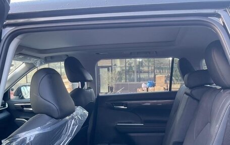 Toyota Highlander, 2025 год, 6 000 000 рублей, 10 фотография