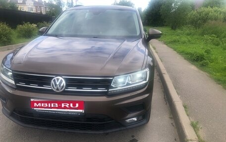 Volkswagen Tiguan II, 2020 год, 1 990 000 рублей, 7 фотография