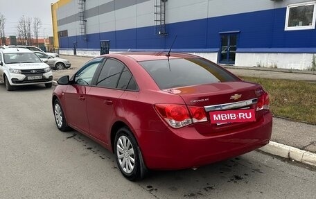Chevrolet Cruze II, 2011 год, 670 000 рублей, 3 фотография