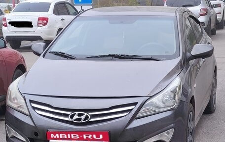 Hyundai Solaris II рестайлинг, 2016 год, 800 000 рублей, 3 фотография