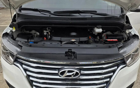 Hyundai Grand Starex Grand Starex I рестайлинг 2, 2020 год, 2 830 000 рублей, 2 фотография