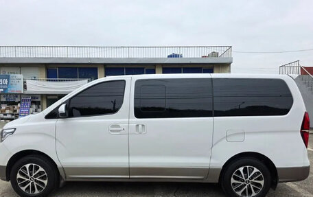 Hyundai Grand Starex Grand Starex I рестайлинг 2, 2020 год, 2 830 000 рублей, 4 фотография