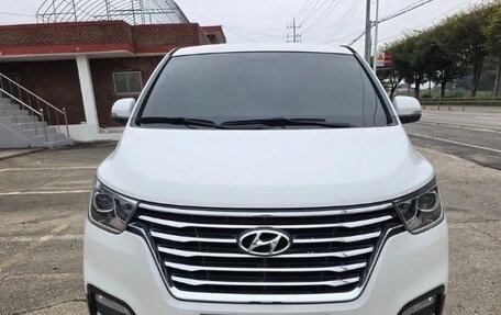 Hyundai Grand Starex Grand Starex I рестайлинг 2, 2020 год, 2 830 000 рублей, 1 фотография