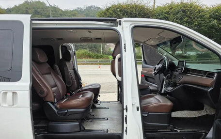 Hyundai Grand Starex Grand Starex I рестайлинг 2, 2020 год, 2 830 000 рублей, 14 фотография