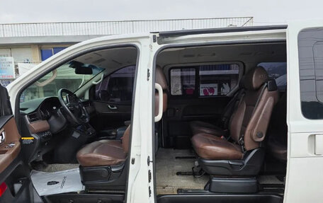 Hyundai Grand Starex Grand Starex I рестайлинг 2, 2020 год, 2 830 000 рублей, 12 фотография