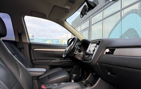 Mitsubishi Outlander III рестайлинг 3, 2014 год, 1 740 000 рублей, 7 фотография