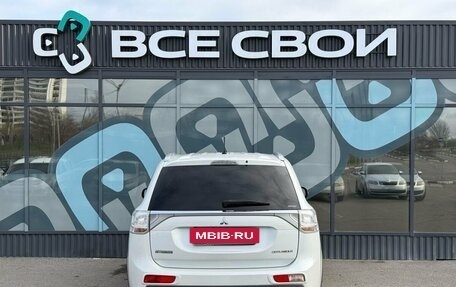 Mitsubishi Outlander III рестайлинг 3, 2014 год, 1 740 000 рублей, 6 фотография