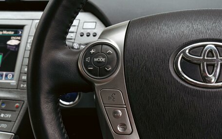 Toyota Prius, 2013 год, 1 340 000 рублей, 15 фотография