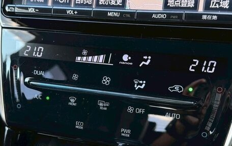 Toyota Harrier, 2019 год, 2 300 000 рублей, 10 фотография