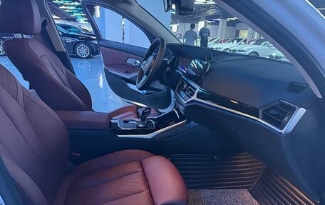 BMW 3 серия, 2021 год, 2 645 000 рублей, 13 фотография