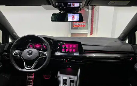 Volkswagen Golf VIII, 2022 год, 2 150 000 рублей, 4 фотография