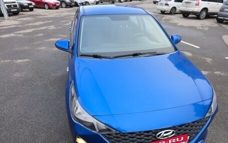 Hyundai Solaris II рестайлинг, 2021 год, 1 365 000 рублей, 4 фотография