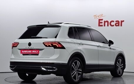Volkswagen Tiguan II, 2022 год, 2 770 000 рублей, 3 фотография