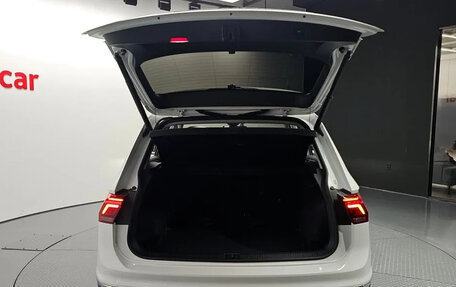 Volkswagen Tiguan II, 2022 год, 2 770 000 рублей, 6 фотография