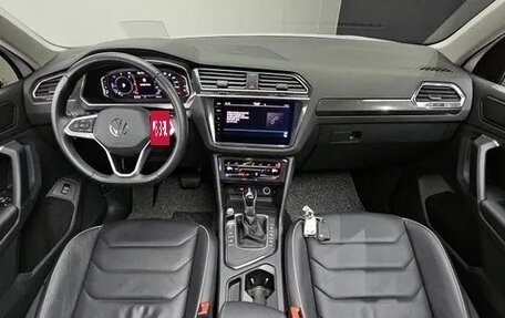 Volkswagen Tiguan II, 2022 год, 2 770 000 рублей, 5 фотография