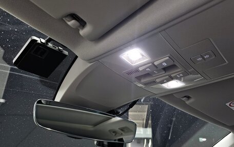 Volkswagen Tiguan II, 2022 год, 2 770 000 рублей, 13 фотография