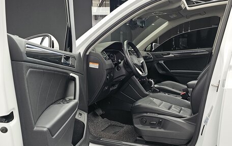 Volkswagen Tiguan II, 2022 год, 2 770 000 рублей, 10 фотография