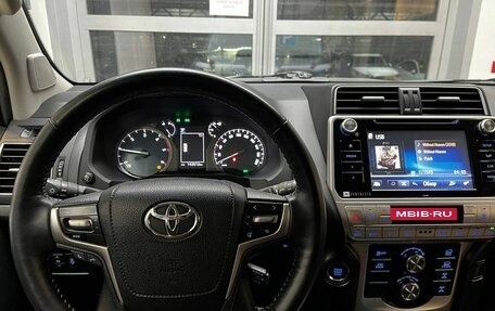 Toyota Land Cruiser Prado 150 рестайлинг 2, 2017 год, 4 650 000 рублей, 11 фотография