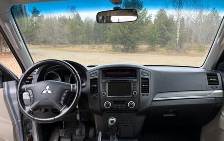 Mitsubishi Pajero IV, 2010 год, 1 550 000 рублей, 10 фотография