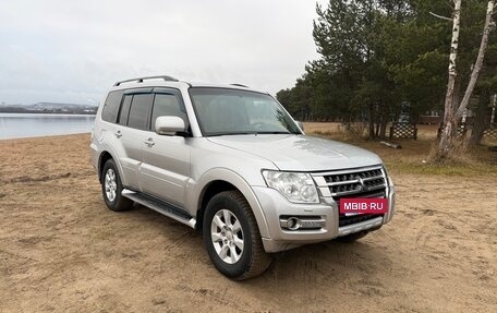 Mitsubishi Pajero IV, 2010 год, 1 550 000 рублей, 3 фотография
