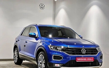 Volkswagen T-Roc I, 2021 год, 2 160 000 рублей, 1 фотография