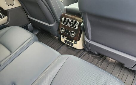 Land Rover Range Rover IV рестайлинг, 2021 год, 11 000 000 рублей, 5 фотография