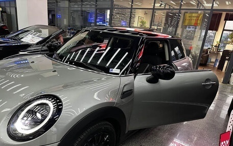 MINI Hatch, 2023 год, 3 340 000 рублей, 8 фотография