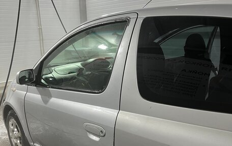 Toyota Vitz, 2000 год, 295 000 рублей, 3 фотография