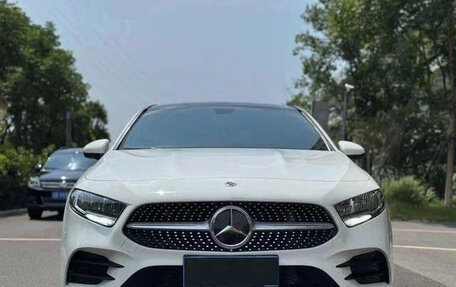 Mercedes-Benz A-Класс, 2021 год, 1 800 000 рублей, 2 фотография