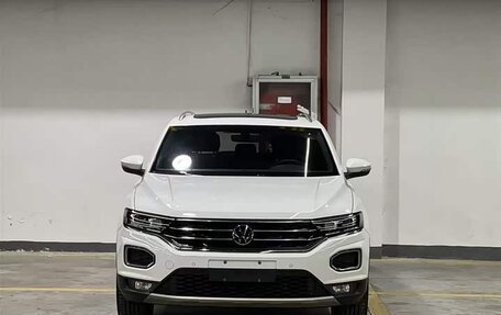 Volkswagen T-Roc I, 2022 год, 2 660 000 рублей, 2 фотография