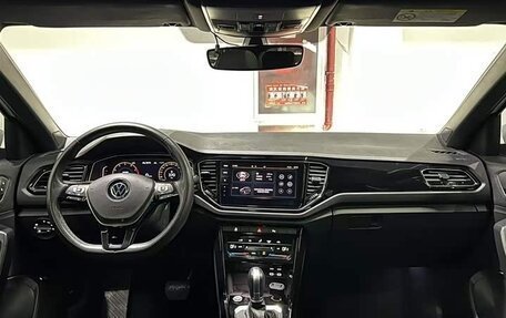 Volkswagen T-Roc I, 2022 год, 2 660 000 рублей, 7 фотография