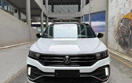 Volkswagen T-Roc I, 2022 год, 1 430 000 рублей, 2 фотография
