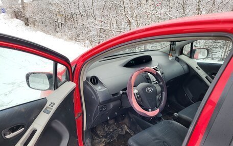 Toyota Yaris III рестайлинг, 2008 год, 420 000 рублей, 9 фотография