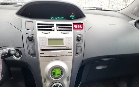 Toyota Yaris III рестайлинг, 2008 год, 420 000 рублей, 8 фотография