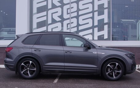 Volkswagen Touareg III, 2019 год, 4 450 000 рублей, 5 фотография