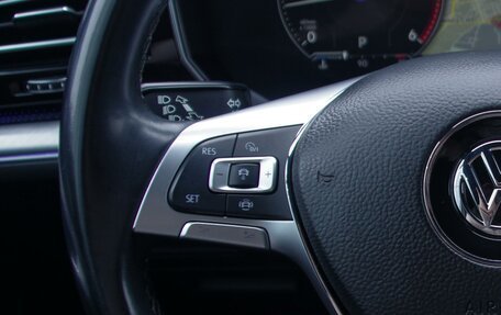 Volkswagen Touareg III, 2019 год, 4 450 000 рублей, 12 фотография