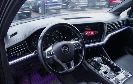 Volkswagen Touareg III, 2019 год, 4 450 000 рублей, 6 фотография