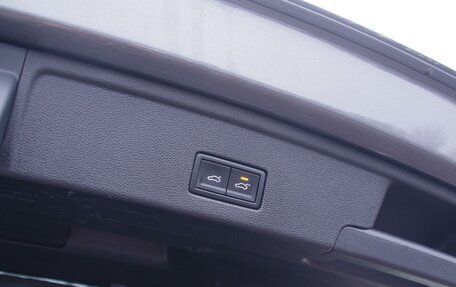 Volkswagen Touareg III, 2019 год, 4 450 000 рублей, 26 фотография