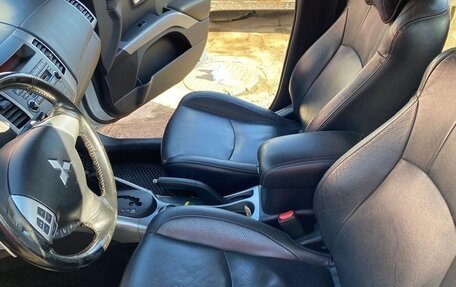 Mitsubishi Outlander III рестайлинг 3, 2010 год, 1 149 000 рублей, 11 фотография