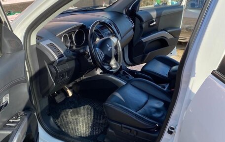 Mitsubishi Outlander III рестайлинг 3, 2010 год, 1 149 000 рублей, 17 фотография