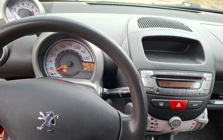 Peugeot 107 I рестайлинг, 2011 год, 410 000 рублей, 8 фотография