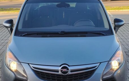 Opel Zafira C рестайлинг, 2013 год, 1 130 000 рублей, 2 фотография