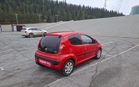 Peugeot 107 I рестайлинг, 2011 год, 410 000 рублей, 5 фотография