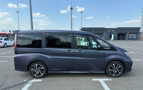 Honda Stepwgn IV, 2017 год, 2 100 000 рублей, 4 фотография