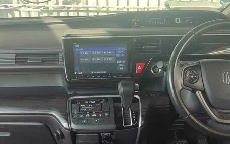 Honda Stepwgn IV, 2017 год, 2 100 000 рублей, 11 фотография