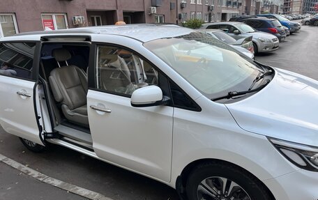KIA Carnival III, 2018 год, 2 599 999 рублей, 7 фотография