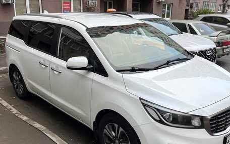KIA Carnival III, 2018 год, 2 599 999 рублей, 15 фотография