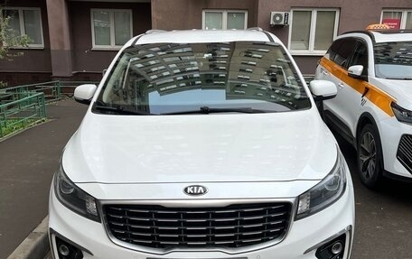 KIA Carnival III, 2018 год, 2 599 999 рублей, 14 фотография