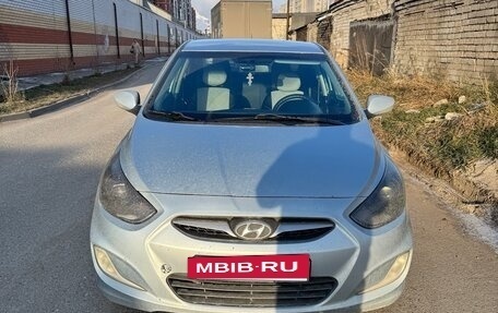 Hyundai Solaris II рестайлинг, 2011 год, 535 000 рублей, 2 фотография