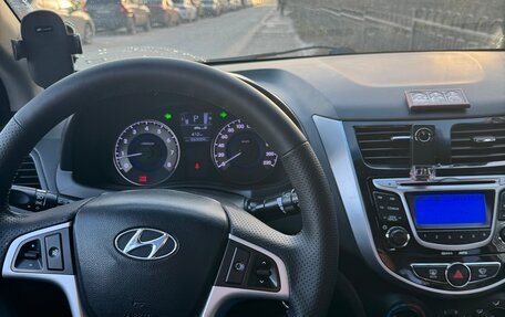 Hyundai Solaris II рестайлинг, 2011 год, 535 000 рублей, 10 фотография